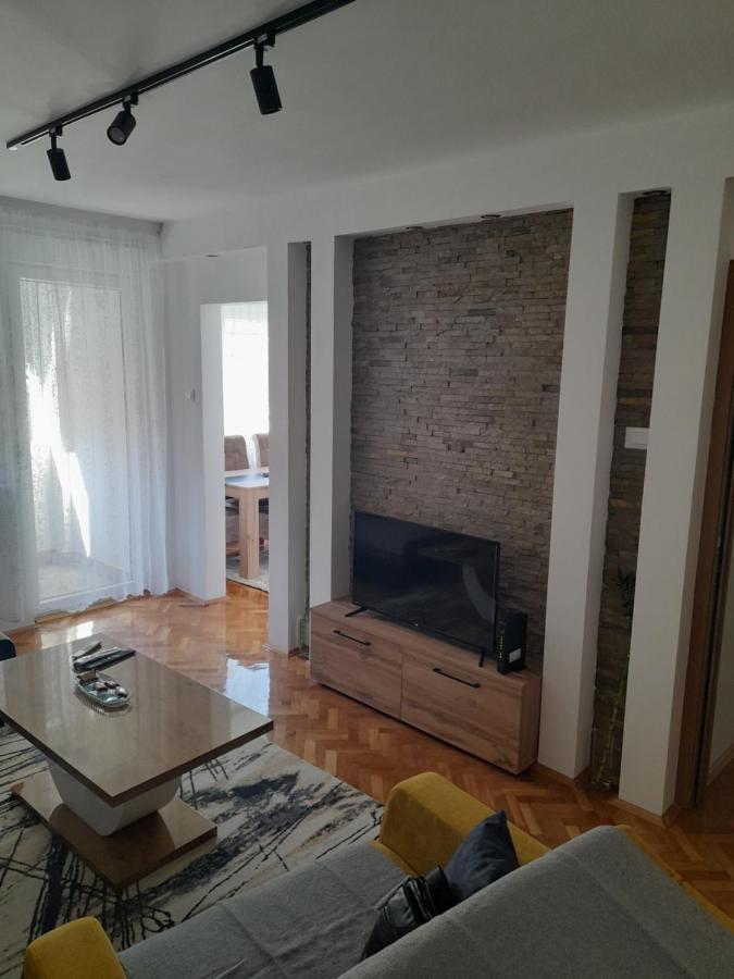 Holiday Apartaments 2 Ni Exterior foto