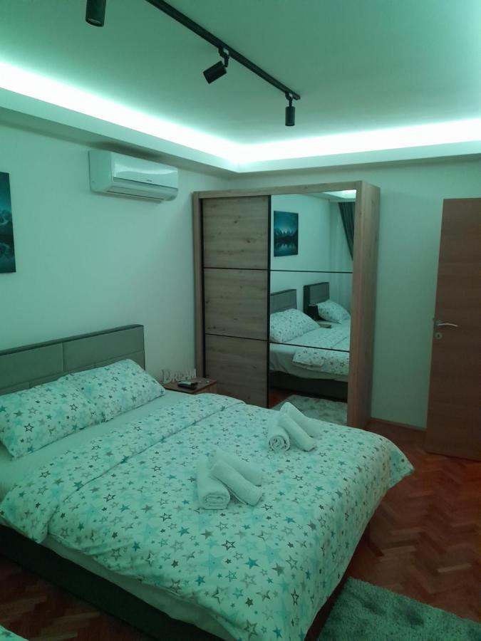 Holiday Apartaments 2 Ni Exterior foto